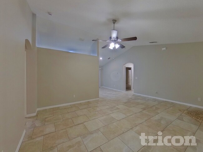 Foto del edificio - 744 Tranquility St