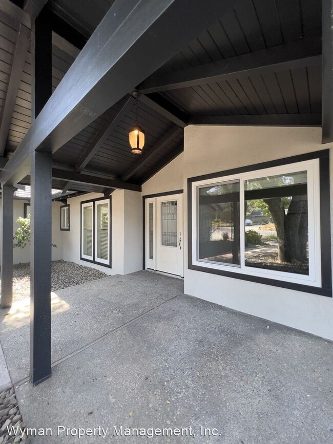 Building Photo - 3 br, 2.5 bath House - 19 Inverness Drive