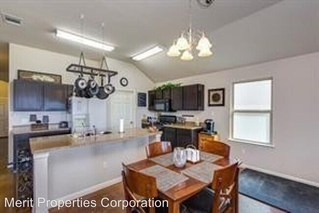 Building Photo - 3 br, 2 bath House - 909 Yabers Ct.