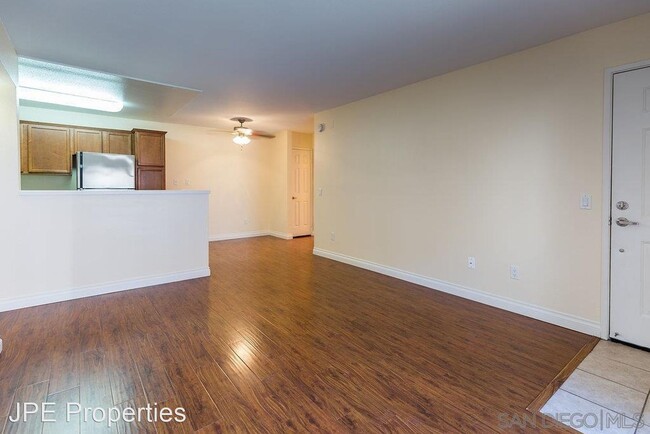 Foto del edificio - 2 br, 2 bath House - 12190 Cuyamaca 1013