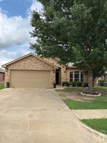 Building Photo - 221 Spring Hollow Dr