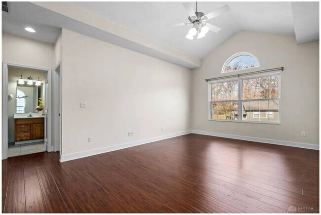 Building Photo - 596 Winona Dr
