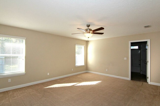 Foto del edificio - Beautiful Like-New Home in Mary Esther