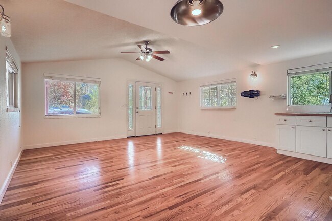 Building Photo - Very Nice 3 bedroom Home in Platt Park