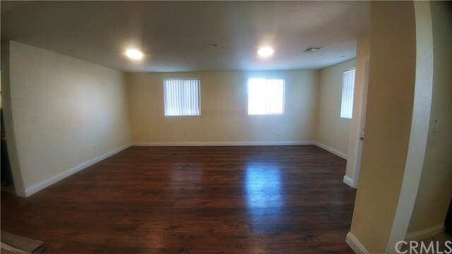 Foto del edificio - 1126 E 87th Pl