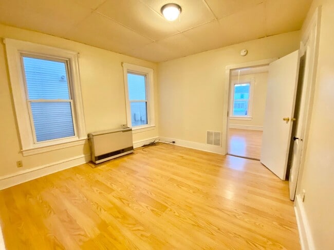 Building Photo - 54-56 Intervale Avenue