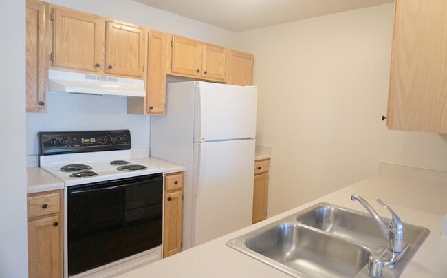 Building Photo - Stone Creek Apartments