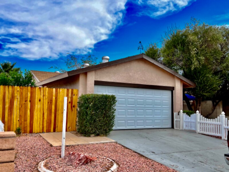 Primary Photo - 3572 Tempe St