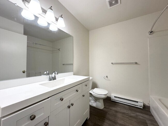 Foto del edificio - 2 Bedroom 1 Bath with utilities included!