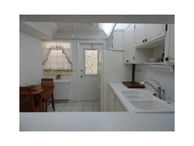 Foto del edificio - 329 SE 3rd St