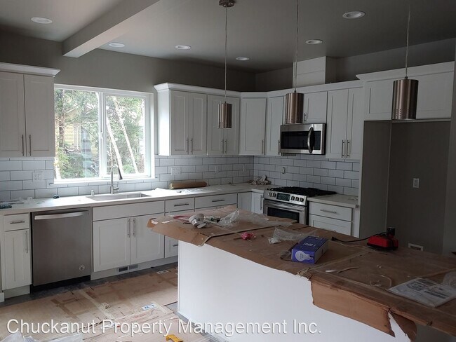 Building Photo - 4 br, 2.5 bath House - 27 Lost Lake Lane