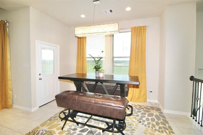 Building Photo - 2571 Terrace Point Dr
