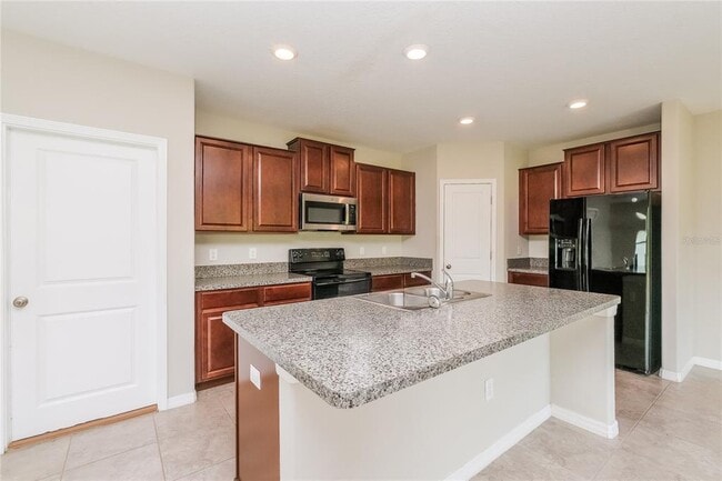 Building Photo - 36125 Stable Wilk Ave