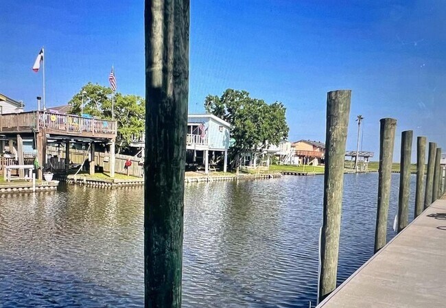 Foto del edificio - 126 Driftwood Rd