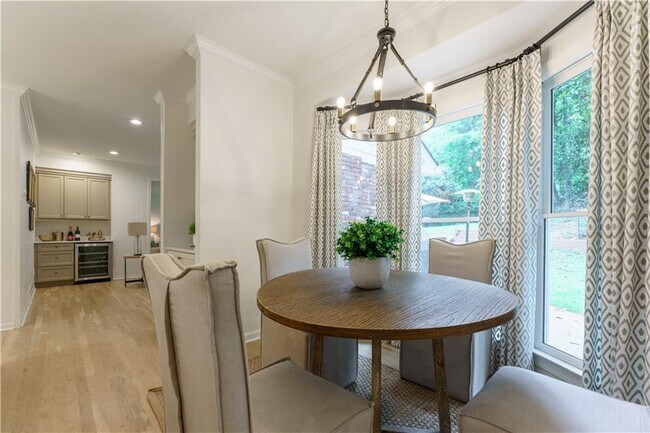 Foto del edificio - 3590 Cloudland Dr NW