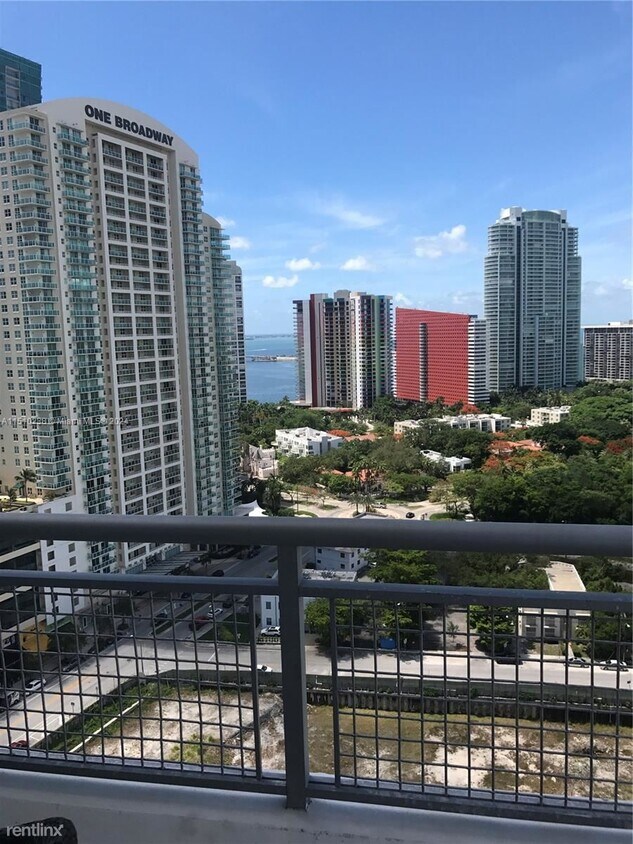 Foto del edificio - 1 br, 1 bath Condo - 60 SW 13th St Apt 1901