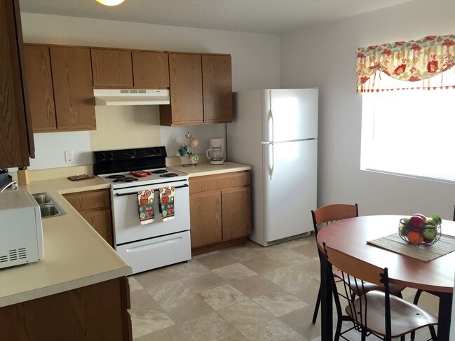 Deerfield Village Apartments Rentals Mount Pleasant, MI
