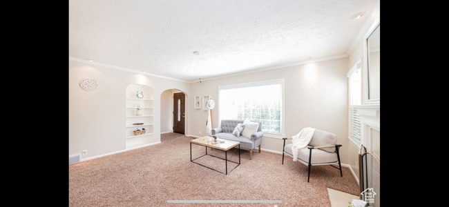 Building Photo - 355 N 400 E