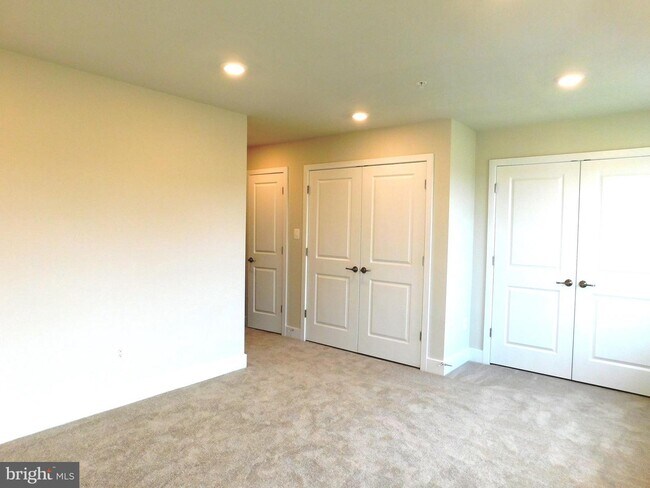 Building Photo - 7800 Barrensdale Rd
