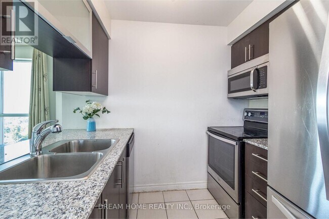 Photo du bâtiment - 50 Town Centre Court