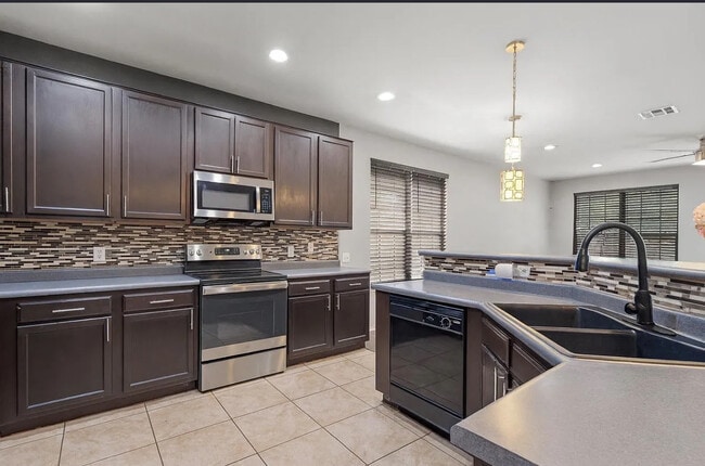 Building Photo - 9132 Ipswich Bay Dr