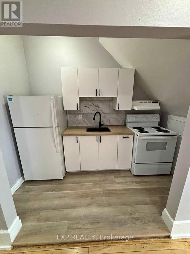 Building Photo - 175 Dalhousie St