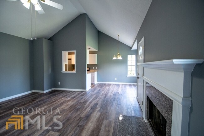 Building Photo - 70 McIntosh Estates Dr