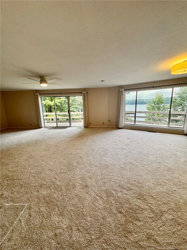 Building Photo - 15344 Dutchmans Dr