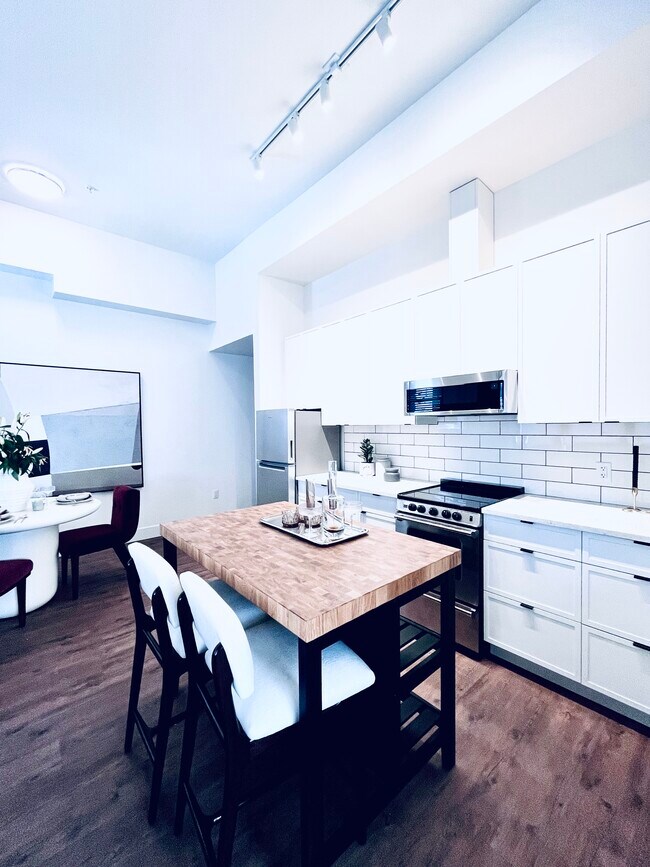 Photo du bâtiment - Immaculate 1 Bedroom 1 Bathroom in The Mansion
