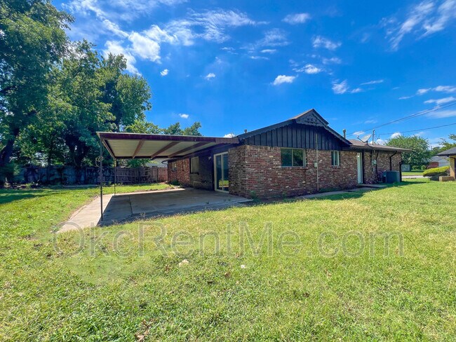 Photo - 2400 SW 63rd St House