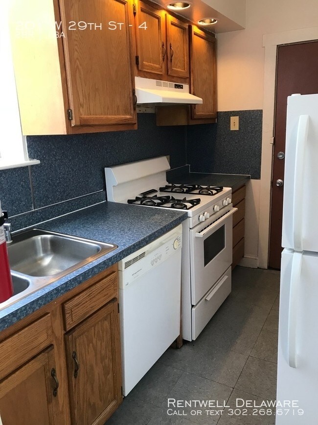 Building Photo - 201 W 29th Street Unit #4