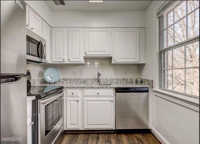Foto del edificio - 2 br, 1 bath Condo - 2701 Arlington Blvd, ...