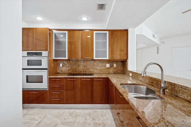 Foto del edificio - 1819 SE 17th St
