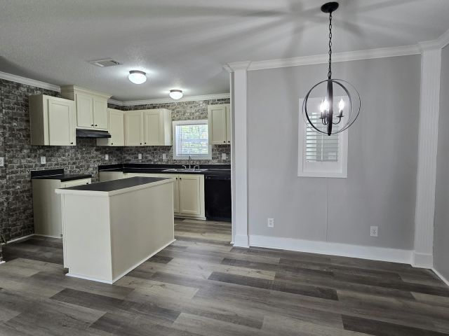 Building Photo - 81 Pritchard St