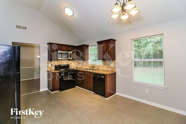Foto del edificio - 5813 Cobalt Dr SW