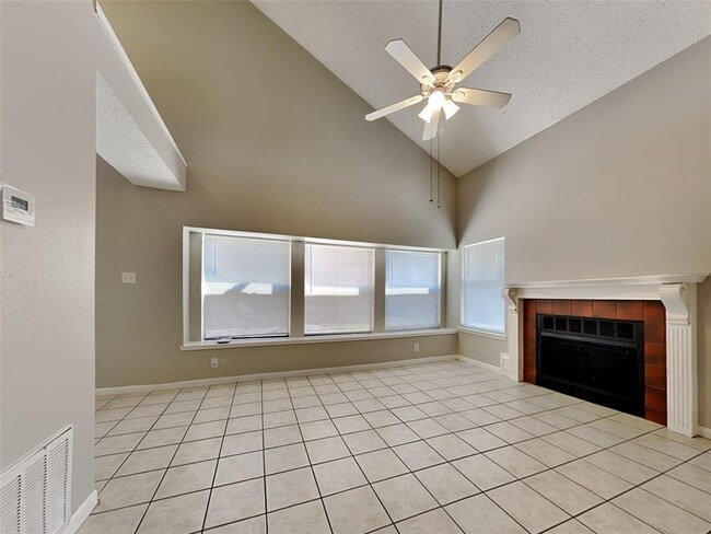 Building Photo - 13555 Gaby Virbo Dr