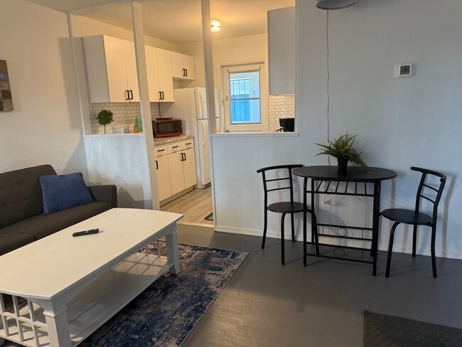 Building Photo - 6393 S Russell Rd