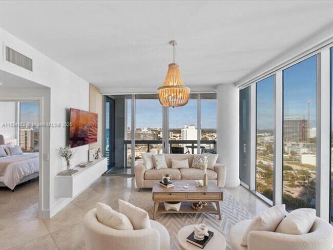 Foto del edificio - 6899 Collins Ave