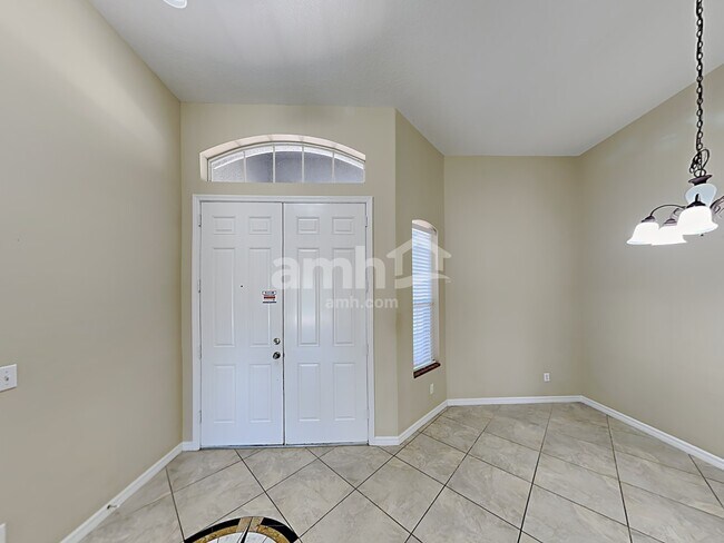 Building Photo - 3106 43rd Ave E