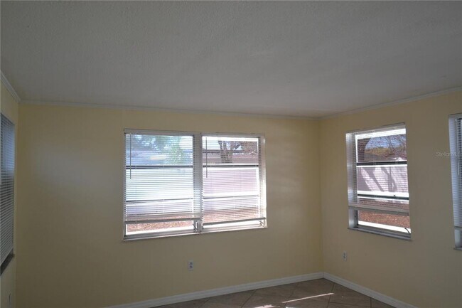 Foto del edificio - 1351 Whitehall Ln