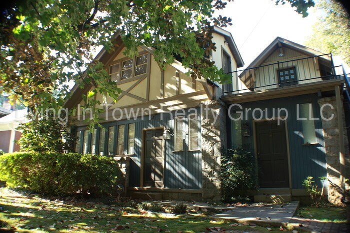 Primary Photo - 547 Elmwood Dr NE