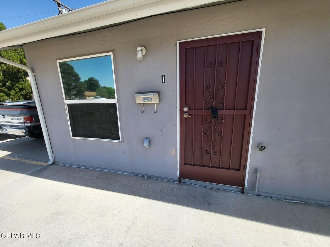 Foto principal - 7365 N Loop Dr