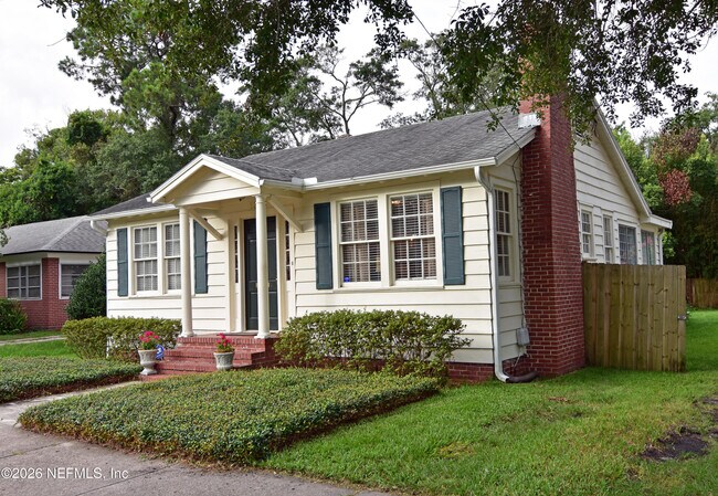 Foto del edificio - 1328 Ingleside Ave