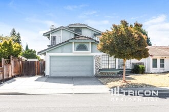 Building Photo - 2902 Cascade Ln