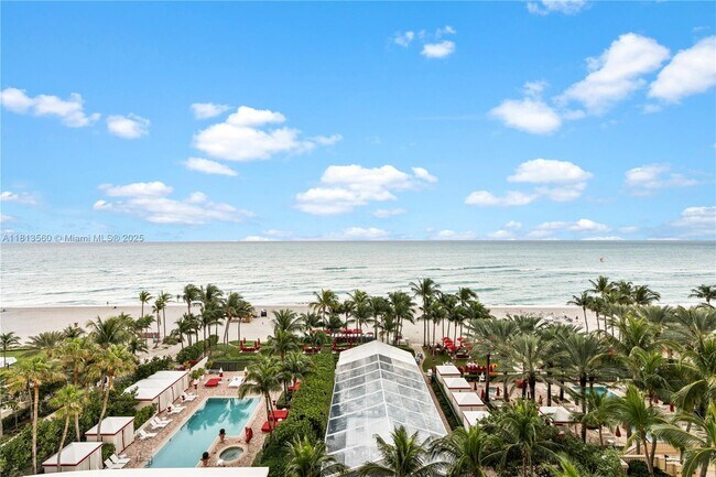 Building Photo - 17875 Collins Ave