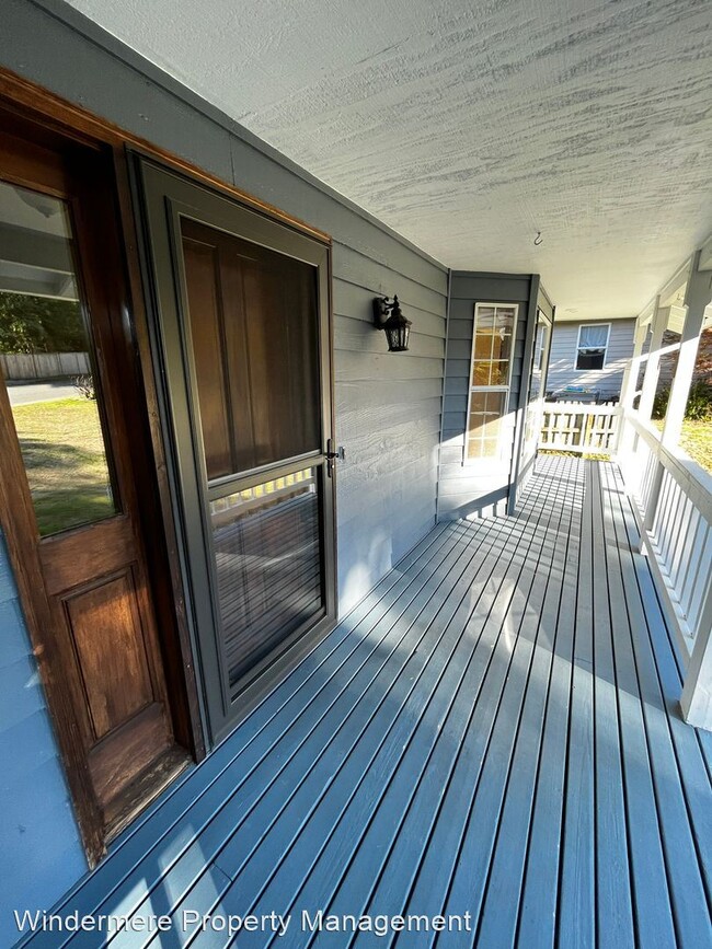 Building Photo - 4 br, 2.5 bath House - 19247 23rd Avenue NE