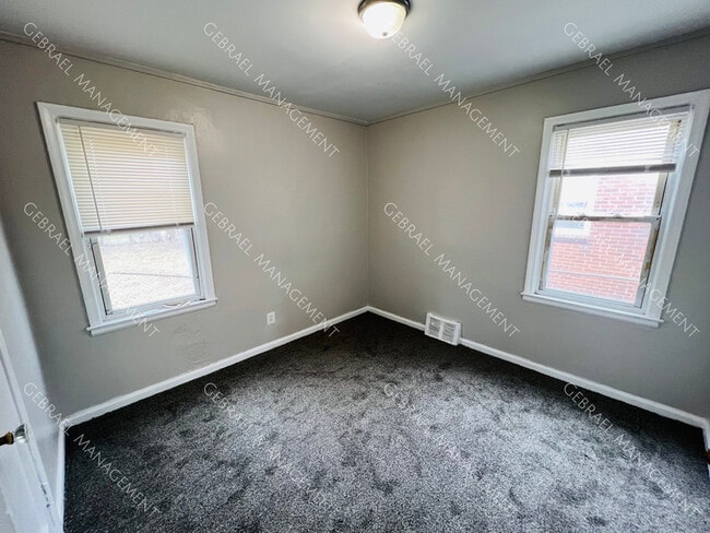 Foto del edificio - 18323 Shaftsbury Ave