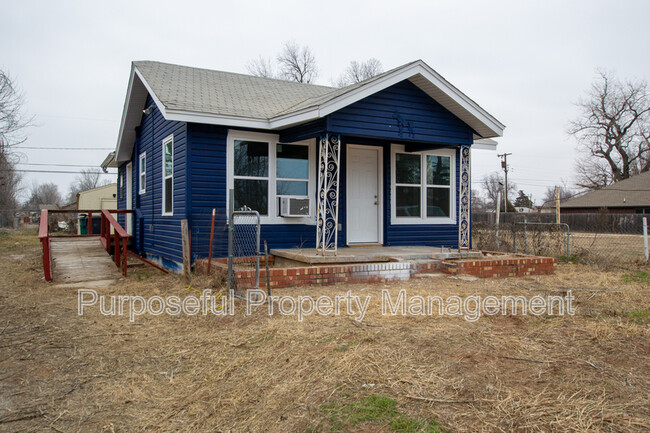 Building Photo - 2409 W Main St