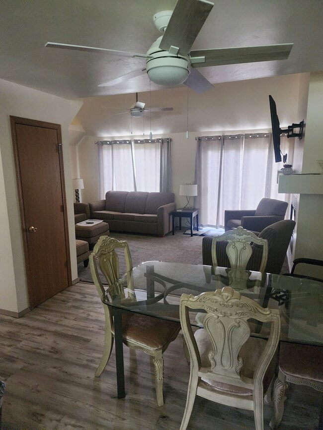 planta abierta - 1810 Briarwood Ct