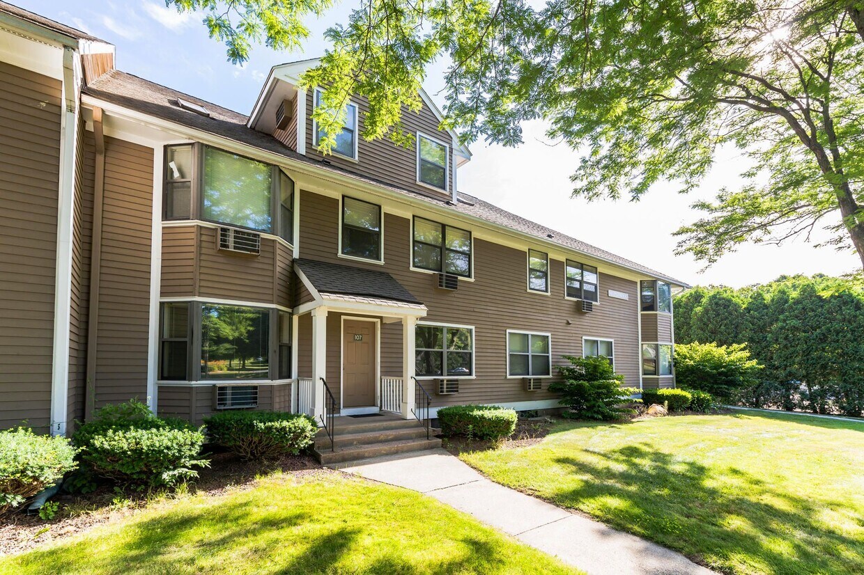 Eagle Rock Apartments at Enfield Apartments in Enfield, CT